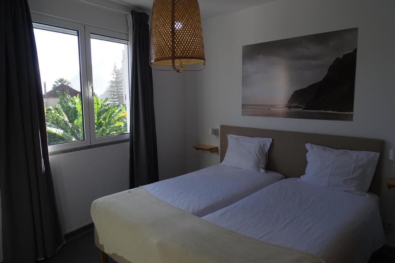 Madeira Surf Camp Hostel Porto Da Cruz Exterior photo